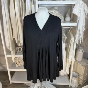 Motto Plus sz. 2x Black stretch knit long sleeve v Neck top smocked detail #4429